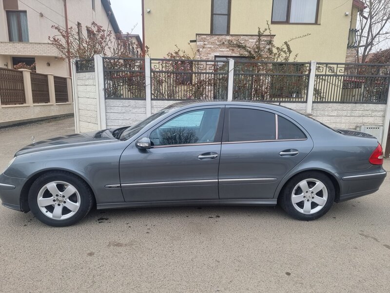 Mercedes-Benz E 200
